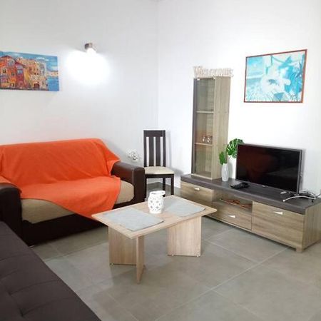 Downtown Apartment With Private Parking Rhodes City 外观 照片