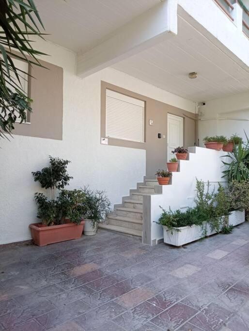 Downtown Apartment With Private Parking Rhodes City 外观 照片