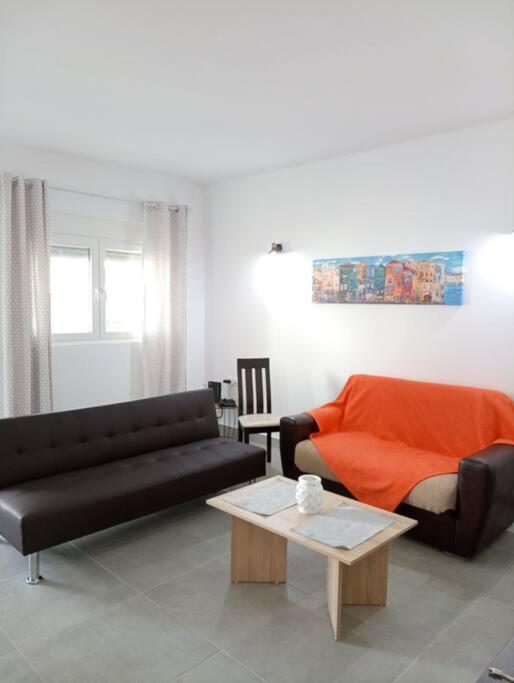 Downtown Apartment With Private Parking Rhodes City 外观 照片