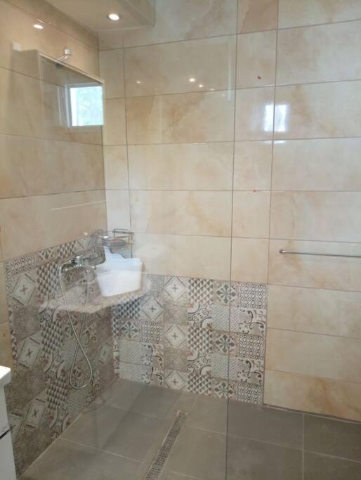 Downtown Apartment With Private Parking Rhodes City 外观 照片