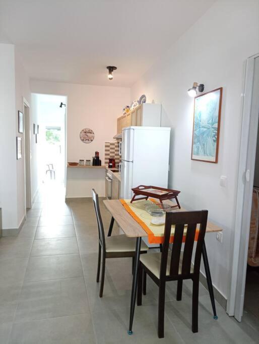 Downtown Apartment With Private Parking Rhodes City 外观 照片