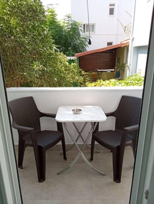Downtown Apartment With Private Parking Rhodes City 外观 照片